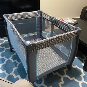 Adorable 2-bedroom With Free Parking , Victoria Canada