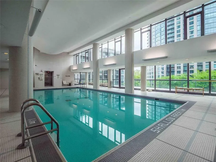 Appartement Lakeview Condo In Downtown With Free Parking. Toronto
