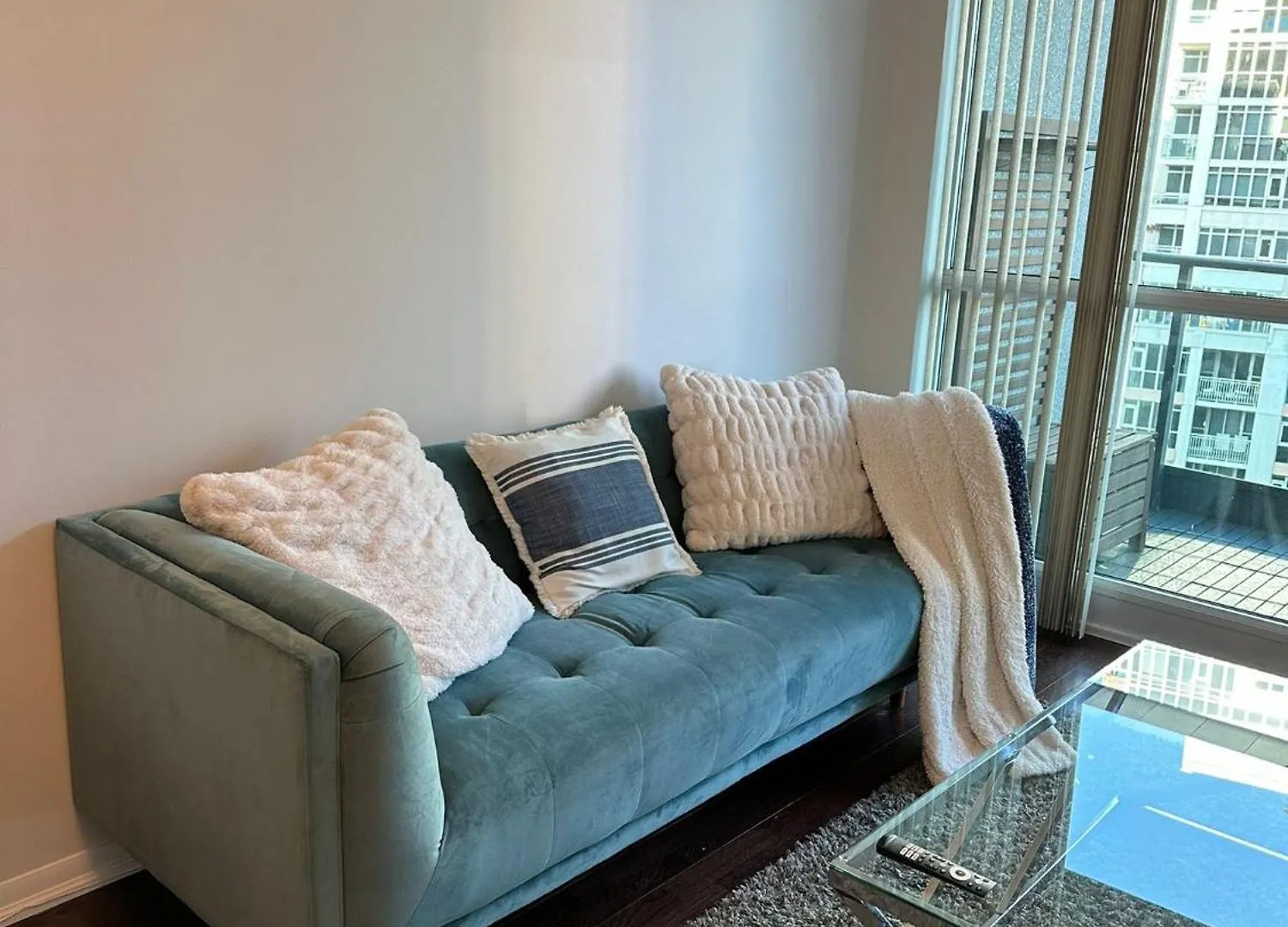 Appartement Lakeview Condo In Downtown With Free Parking. Toronto